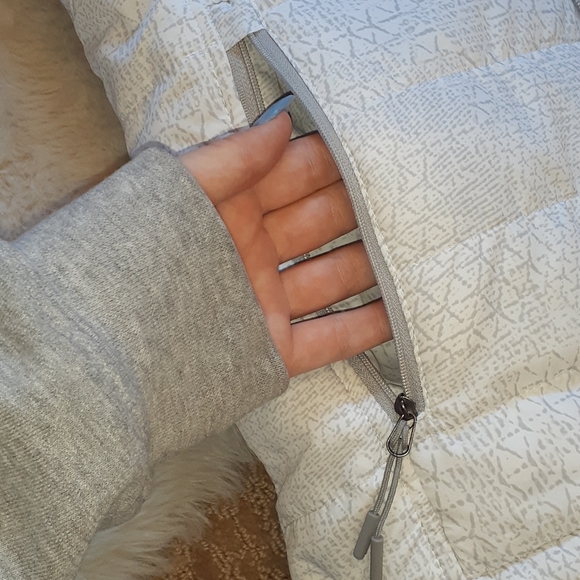 New Balance Coat - Picture 7 of 10